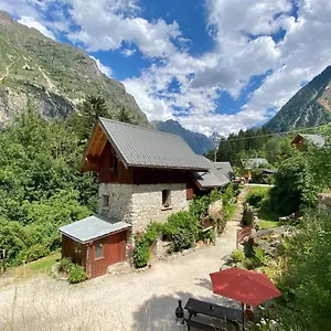 ecrins-lodge.hotels-rhonealpes.com/